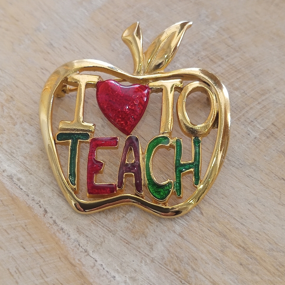 Gold Apple 'I Love to Teach' Brooch